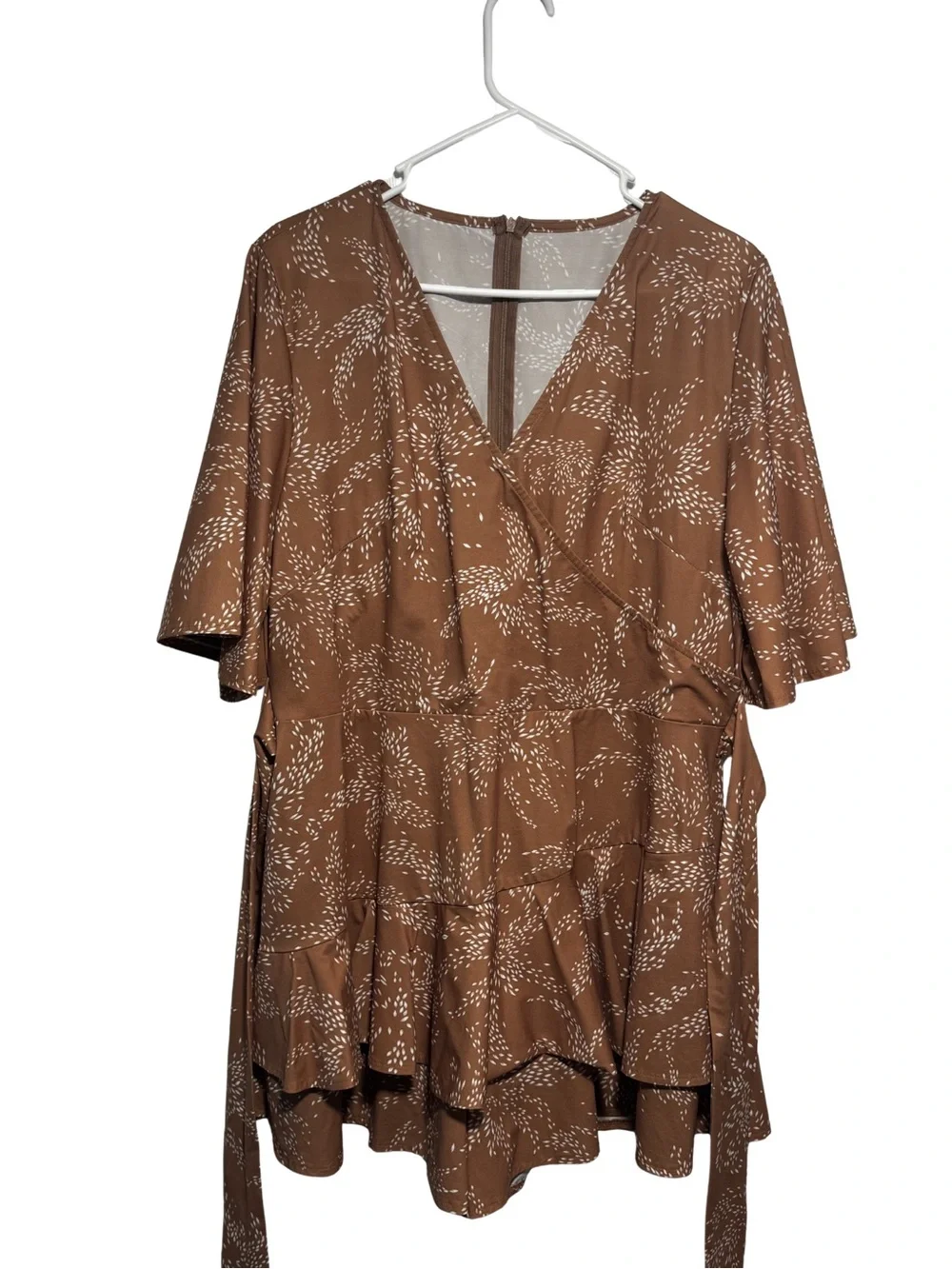 Amazon Brown Printed V-Neck Short Sleeve Romper - Picture 3 of 6
